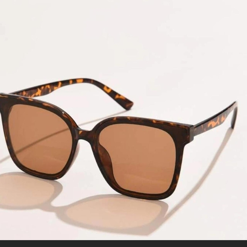 Tahari and SHEIN Stylish Black and Brown Sunglasses Set - 3 Pair - Picture 7 of 7